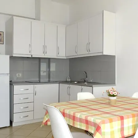 Vista Mare Aparthotel 3*