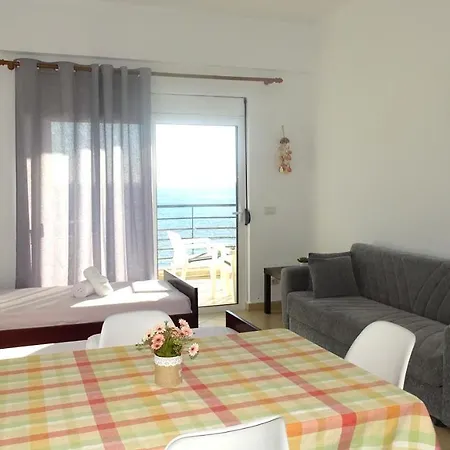 アパートホテル Vista Mare 3*