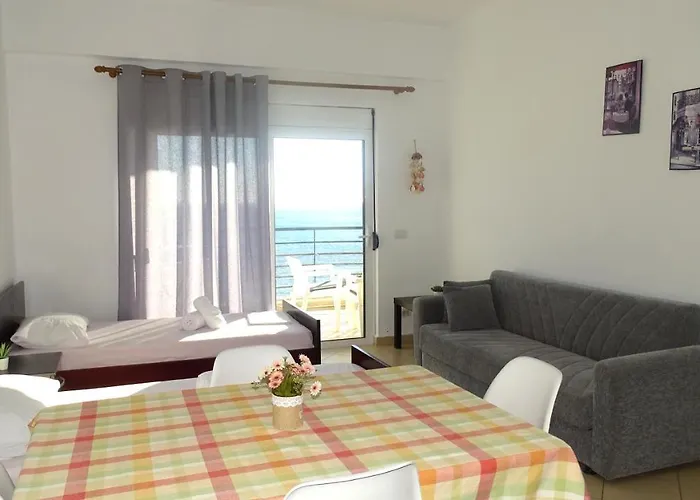 מלון דירות Vista Mare 3*
